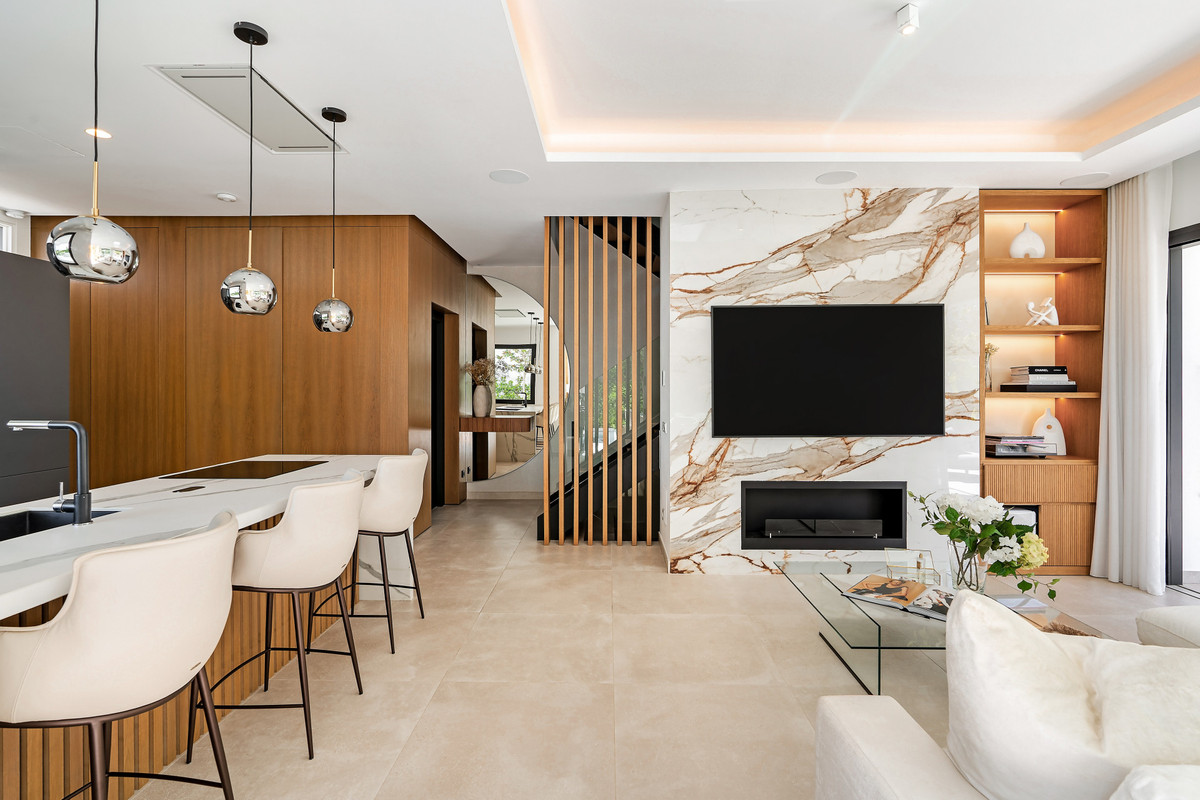 4 bedroom Semi-detached for sale in Sierra Blanca – R4992370