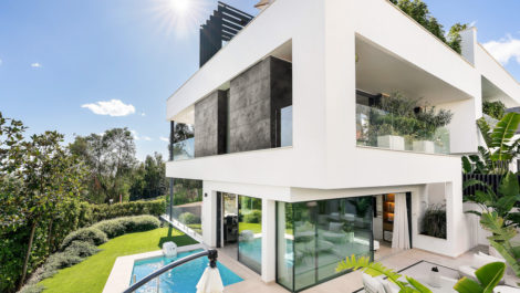 4 bedroom Semi-detached for sale in Sierra Blanca – R4992370