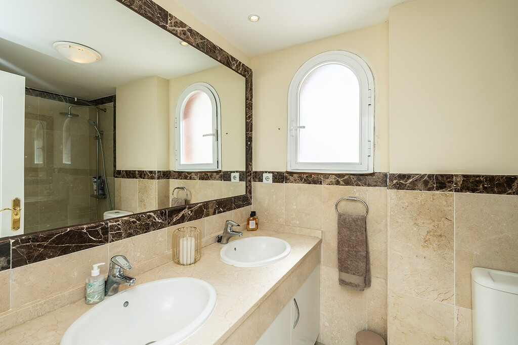 2 bedroom Apartments for sale in Marbella – R5362210