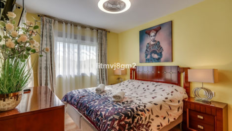 Adosados de 3 dormitorios en venta en Calahonda – R4300345