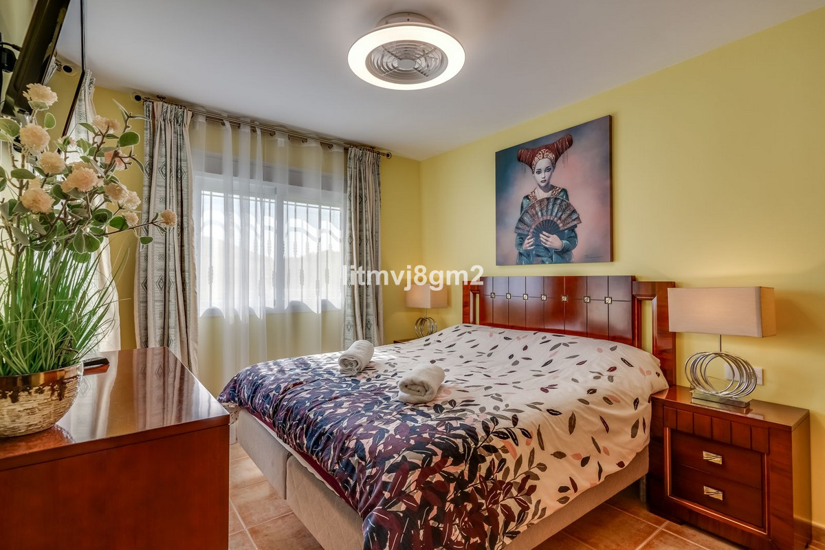 3 bedroom Townhouses for sale in Calahonda – R4300345