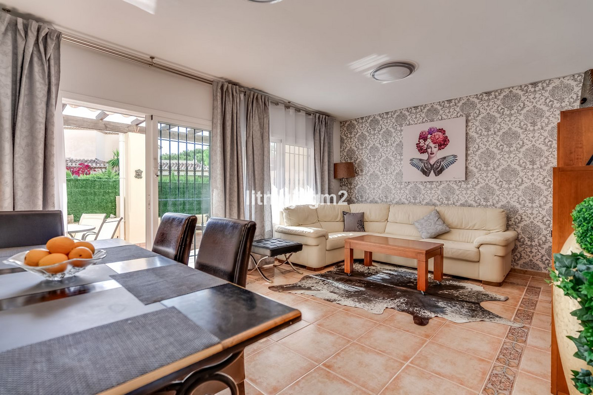 3 bedroom Townhouses for sale in Calahonda – R4300345