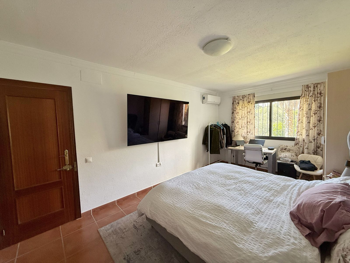 4 bedroom Townhouses for sale in Calahonda – R5357191