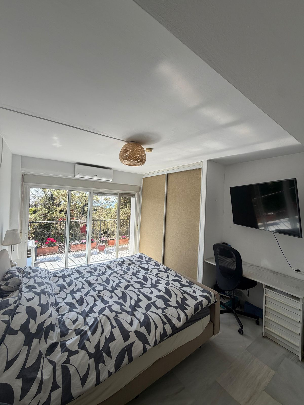 1 bedroom Apartments for sale in Marbella – R5348170