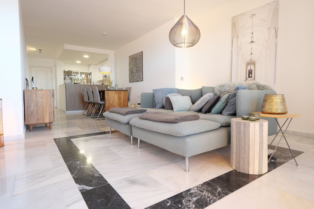 2 bedroom Apartments for sale in Calahonda – R5350249