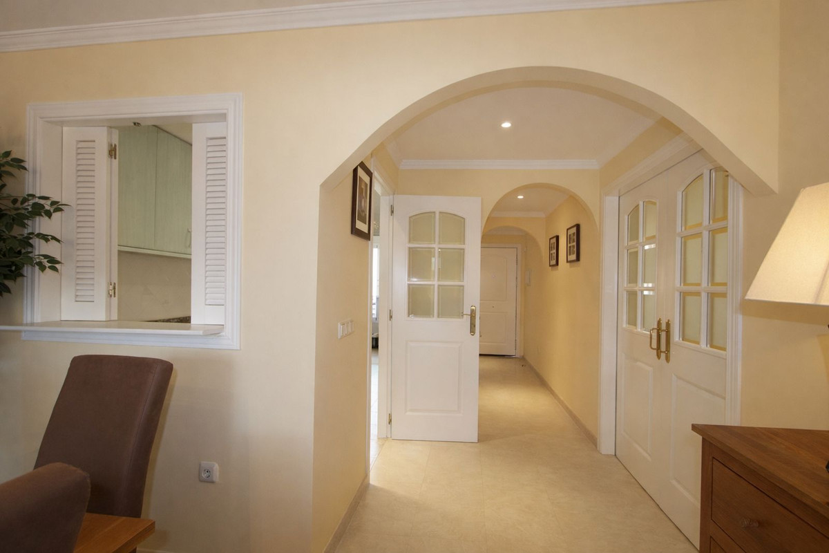 2 bedroom Apartments for sale in Elviria – R5356483