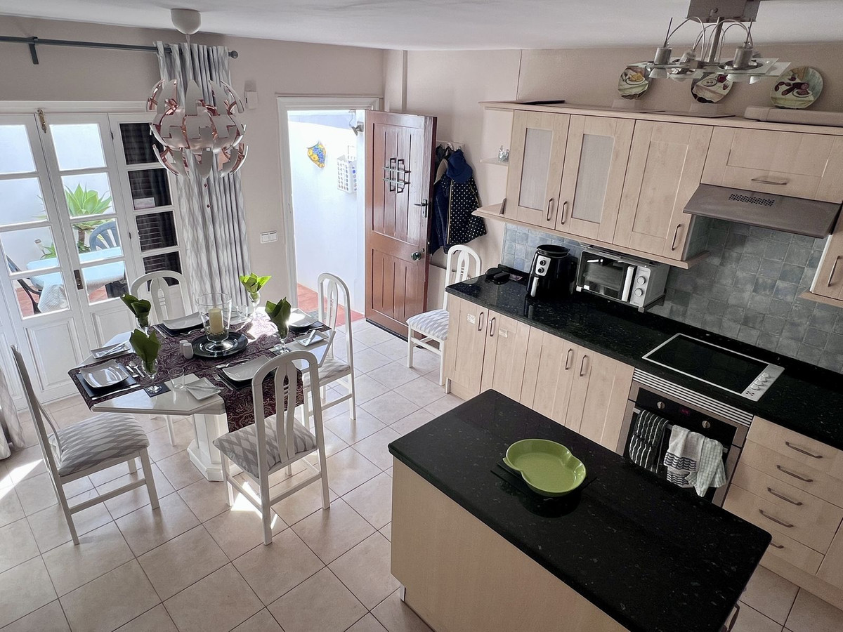 3 bedroom Townhouses for sale in Nueva Milla de Oro – R5358379