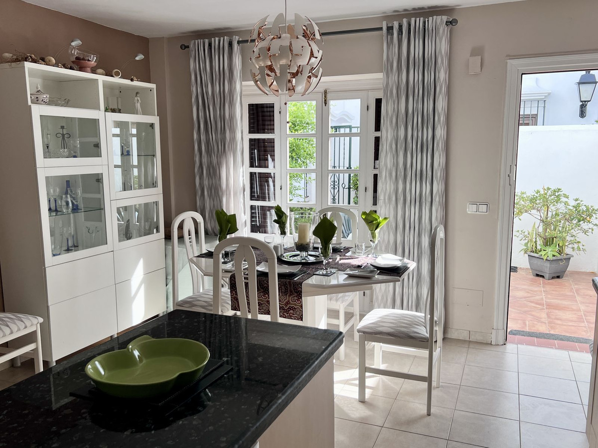 3 bedroom Townhouses for sale in Nueva Milla de Oro – R5358379