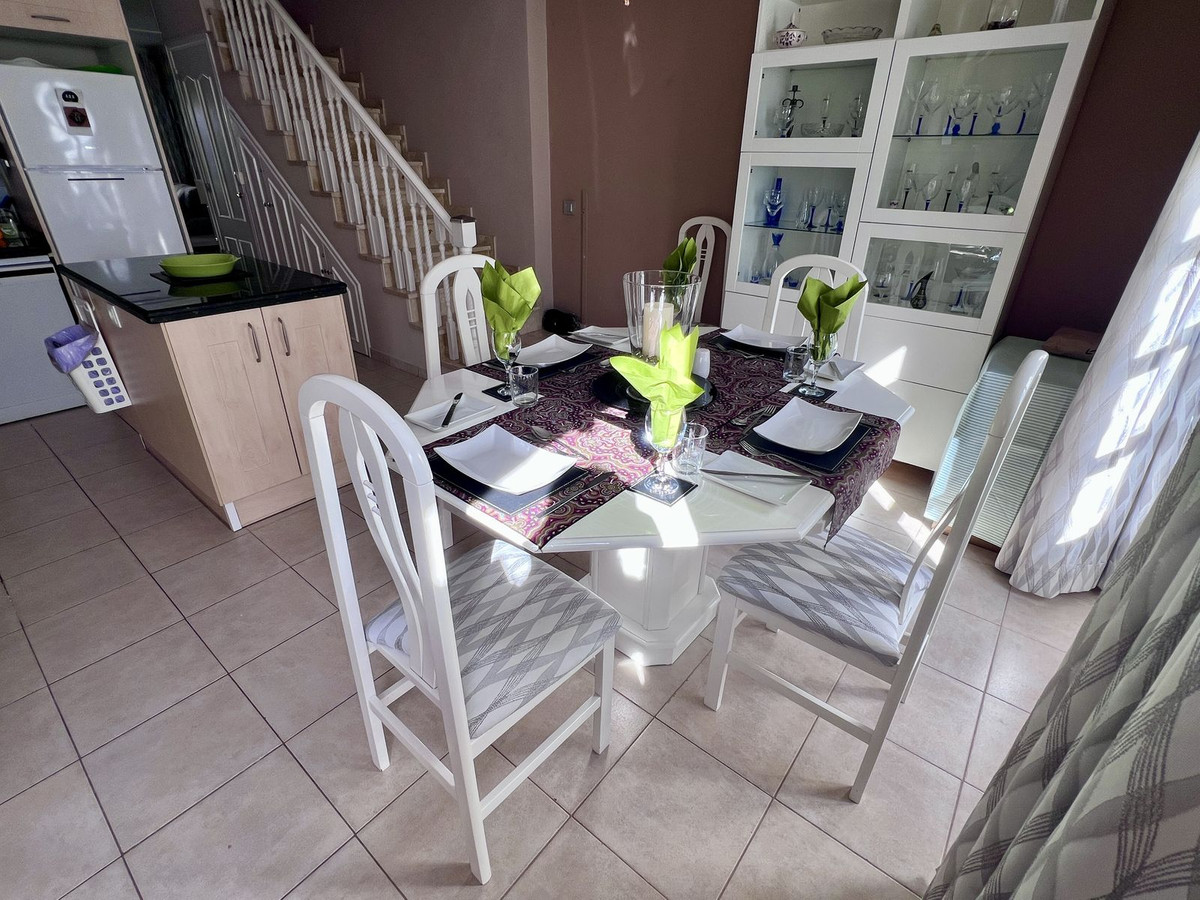 3 bedroom Townhouses for sale in Nueva Milla de Oro – R5358379