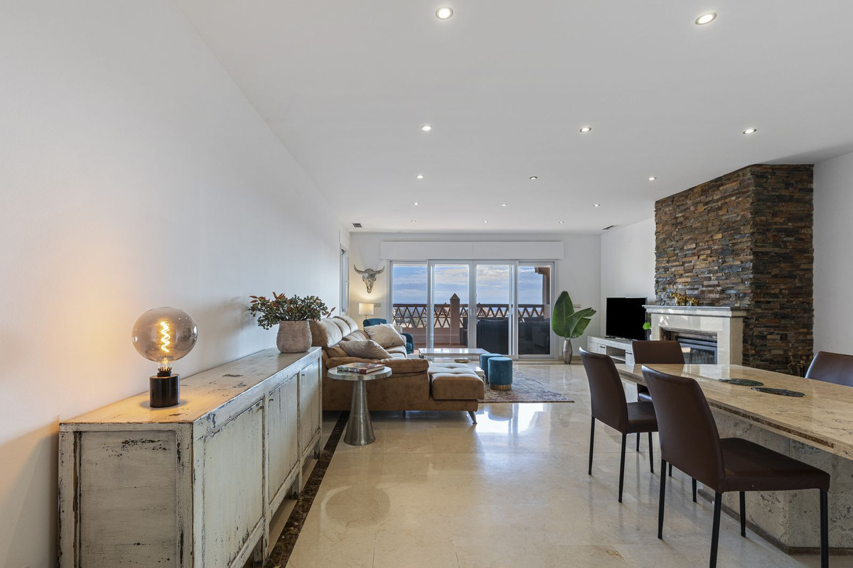 3 bedroom Apartments for sale in Los Arqueros – R5248651