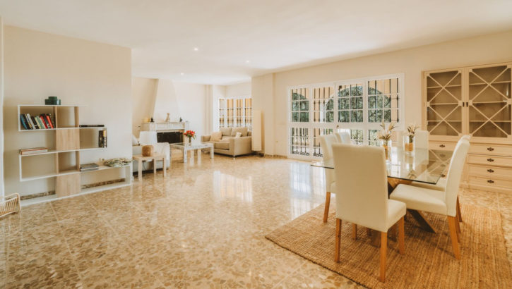 Villas de 6 dormitorios en venta en Marbesa – R5347978 en 