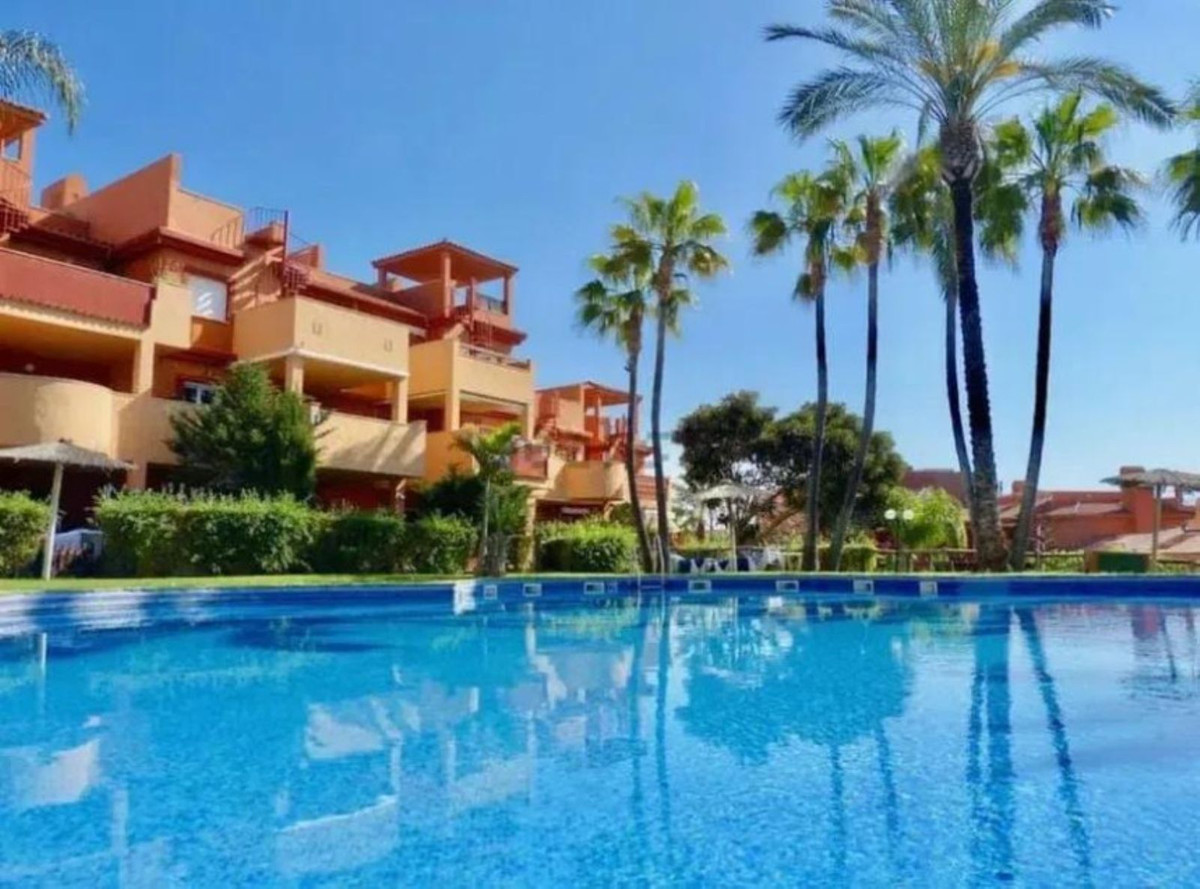 2 bedroom Apartments for sale in Elviria – R5317378