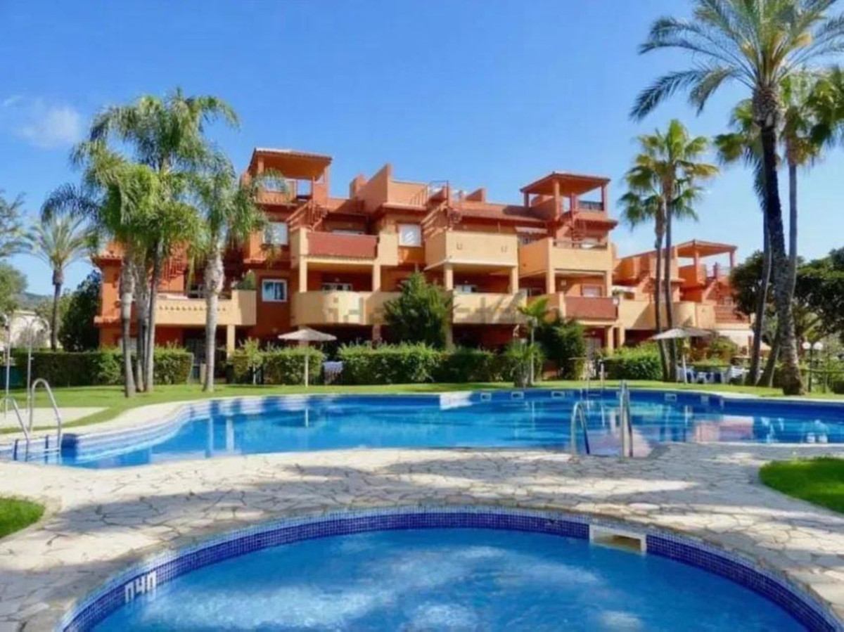 2 bedroom Apartments for sale in Elviria – R5317378
