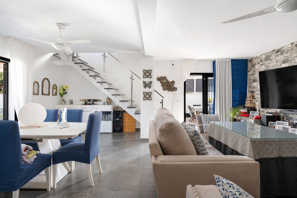 4 bedroom Semi-detached for sale in Calahonda – R4978942 4 bedroom Semi-detached for sale in Calahonda – R4978942