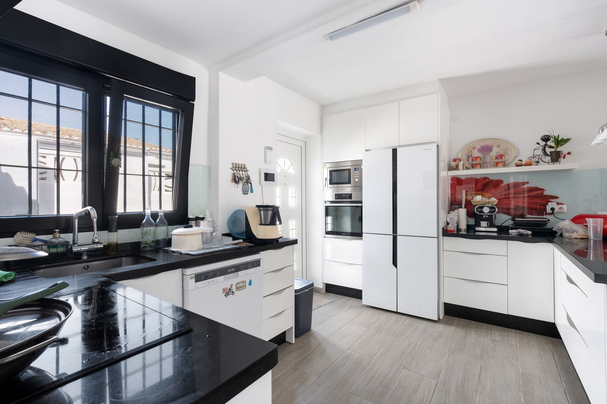 4 bedroom Semi-detached for sale in Calahonda – R4978942 4 bedroom Semi-detached for sale in Calahonda – R4978942