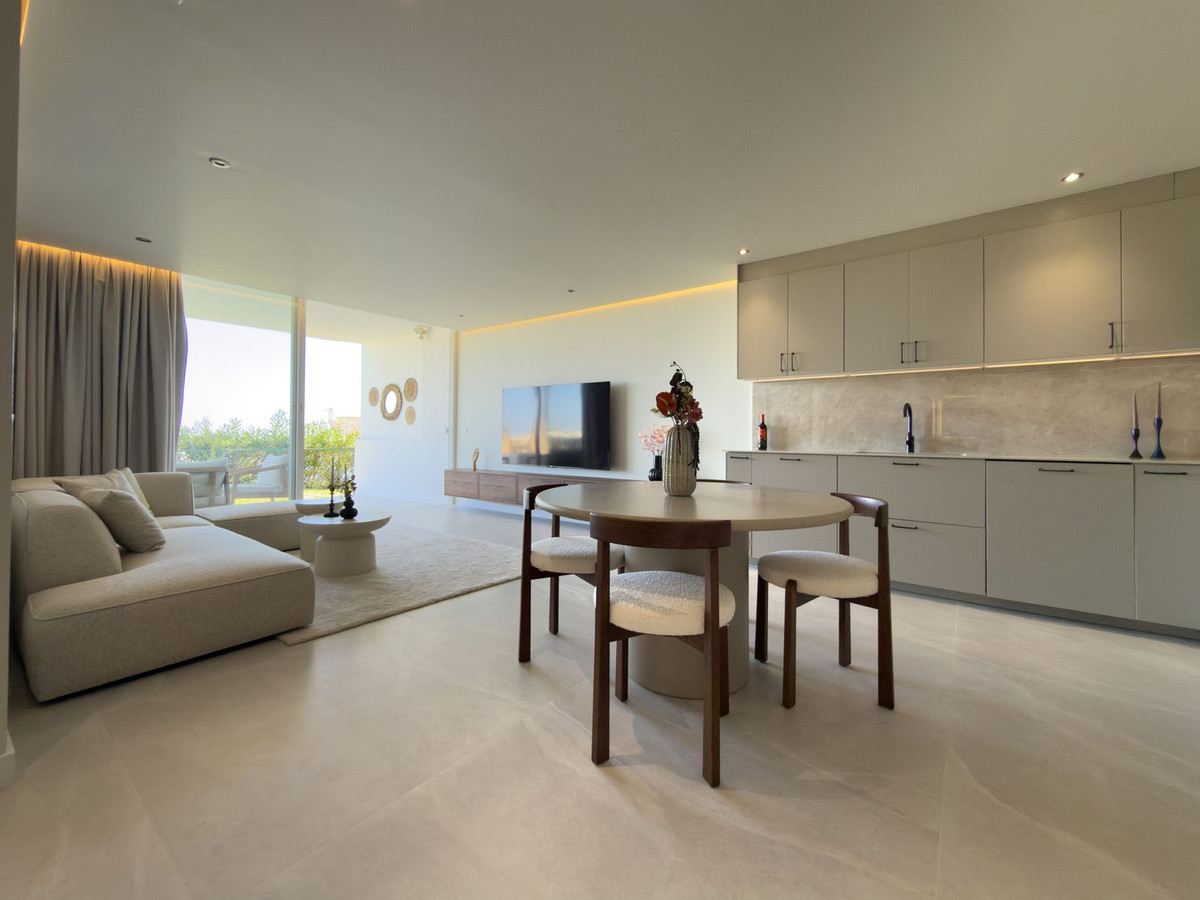 3 bedroom Apartments for sale in Miraflores – R5316571