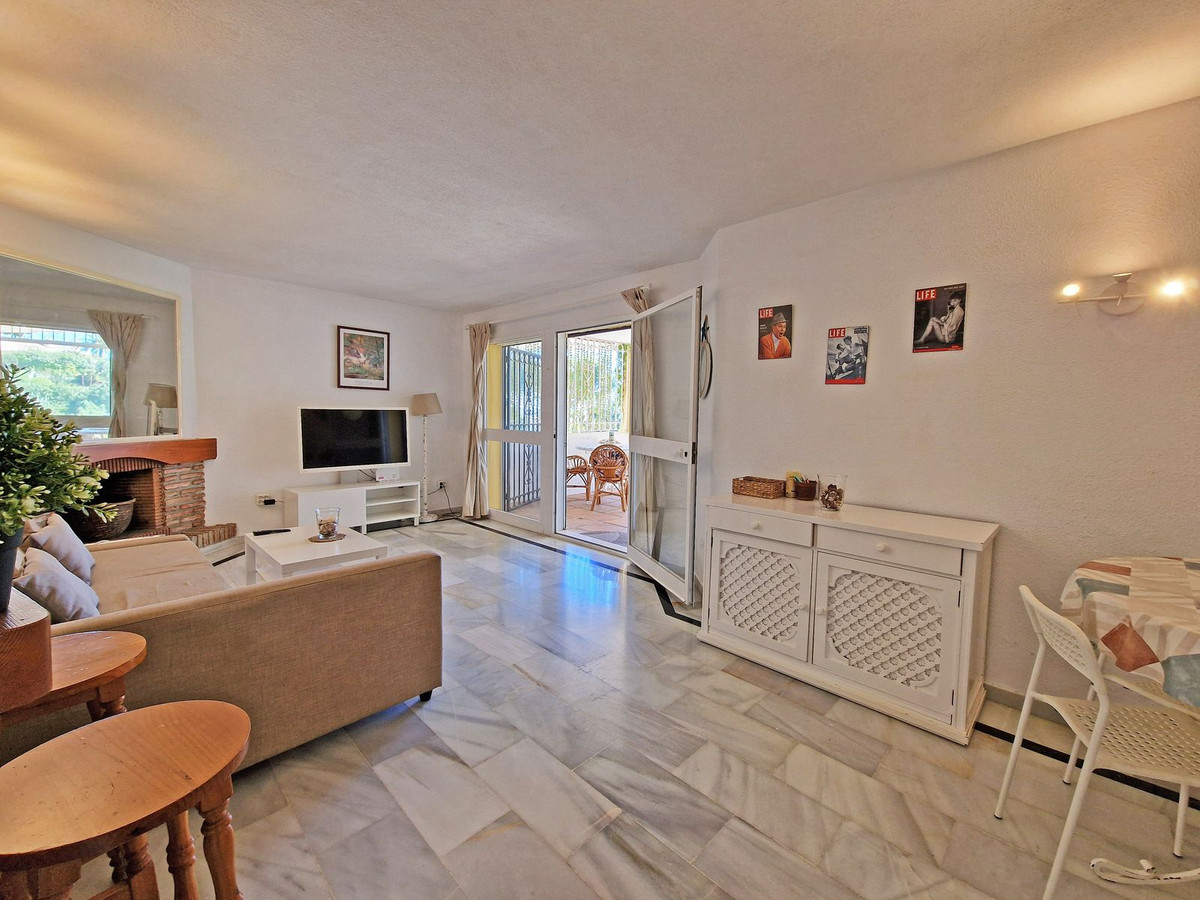 2 bedroom Apartments for sale in Calahonda – R5353552