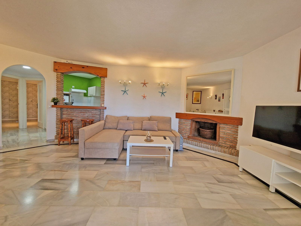 2 bedroom Apartments for sale in Calahonda – R5353552