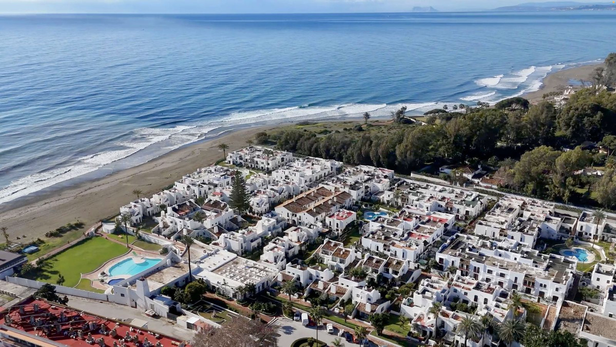 1 bedroom Townhouses for sale in Nueva Milla de Oro – R5123158