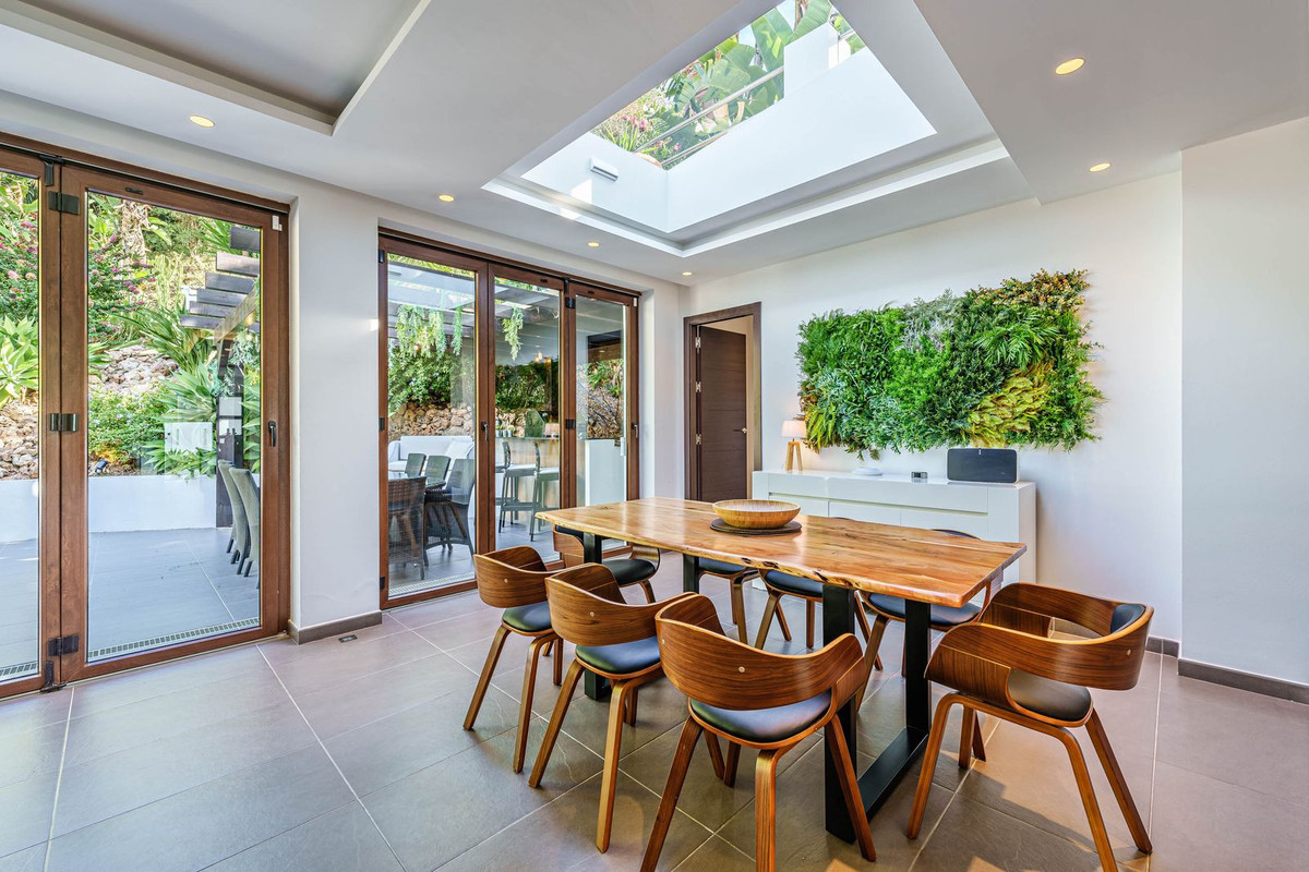 Villas de 5 dormitorios en venta en Marbella – R5347324