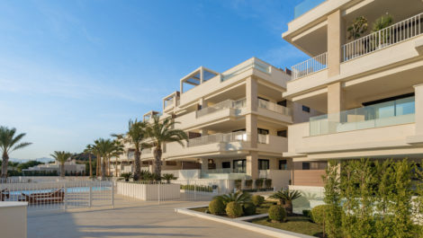 Apartamentos de 4 dormitorios en venta en La Cala de Mijas – R5357680