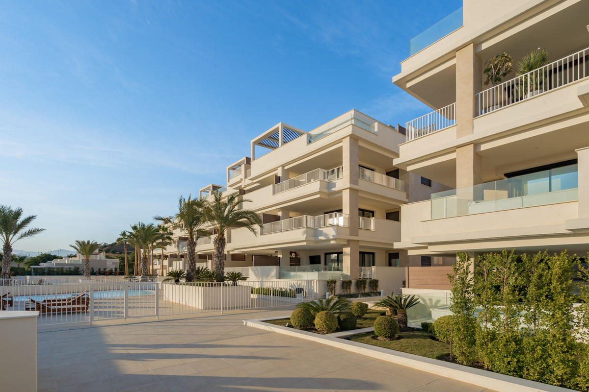 4 bedroom Apartments for sale in La Cala de Mijas – R5357680
