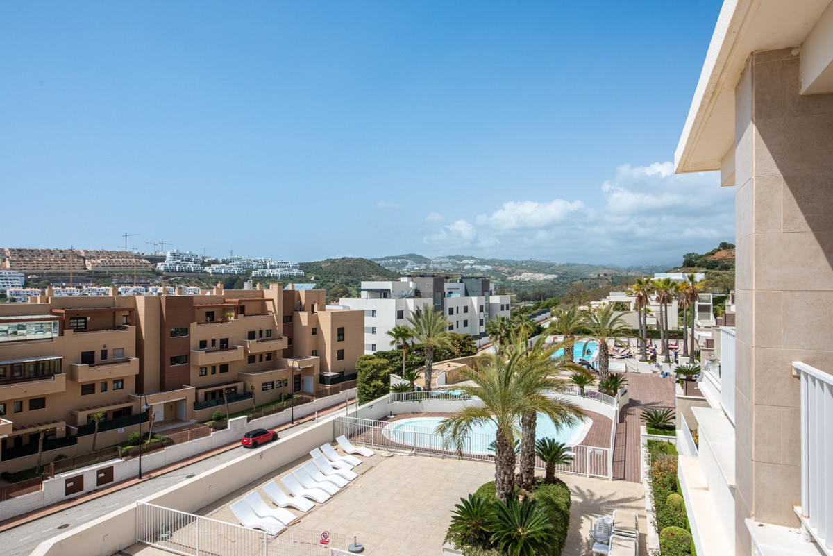 4 bedroom Apartments for sale in La Cala de Mijas – R5357680