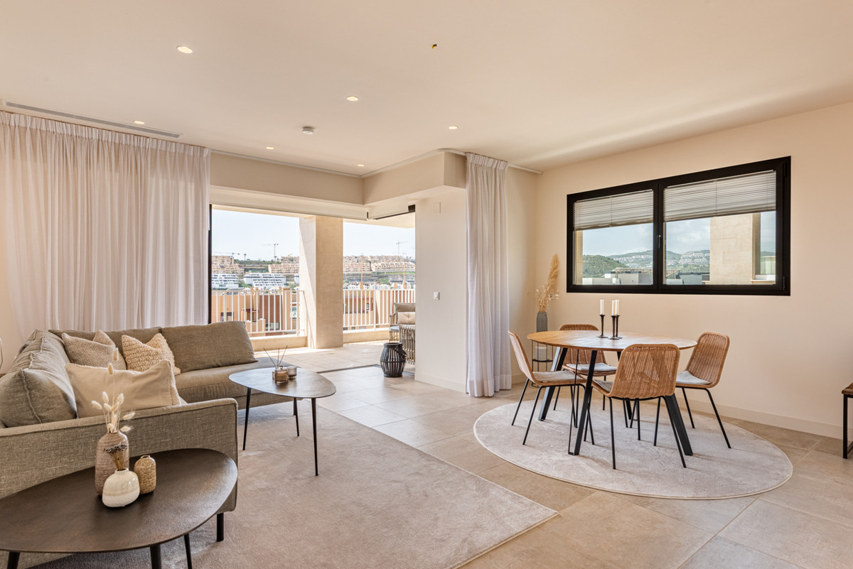 4 bedroom Apartments for sale in La Cala de Mijas – R5357680