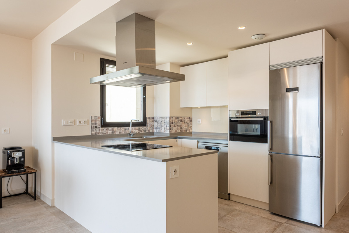 4 bedroom Apartments for sale in La Cala de Mijas – R5357680