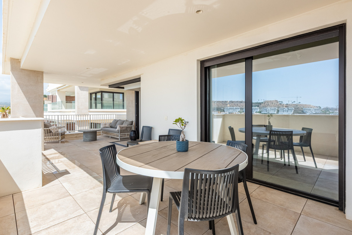 4 bedroom Apartments for sale in La Cala de Mijas – R5357680