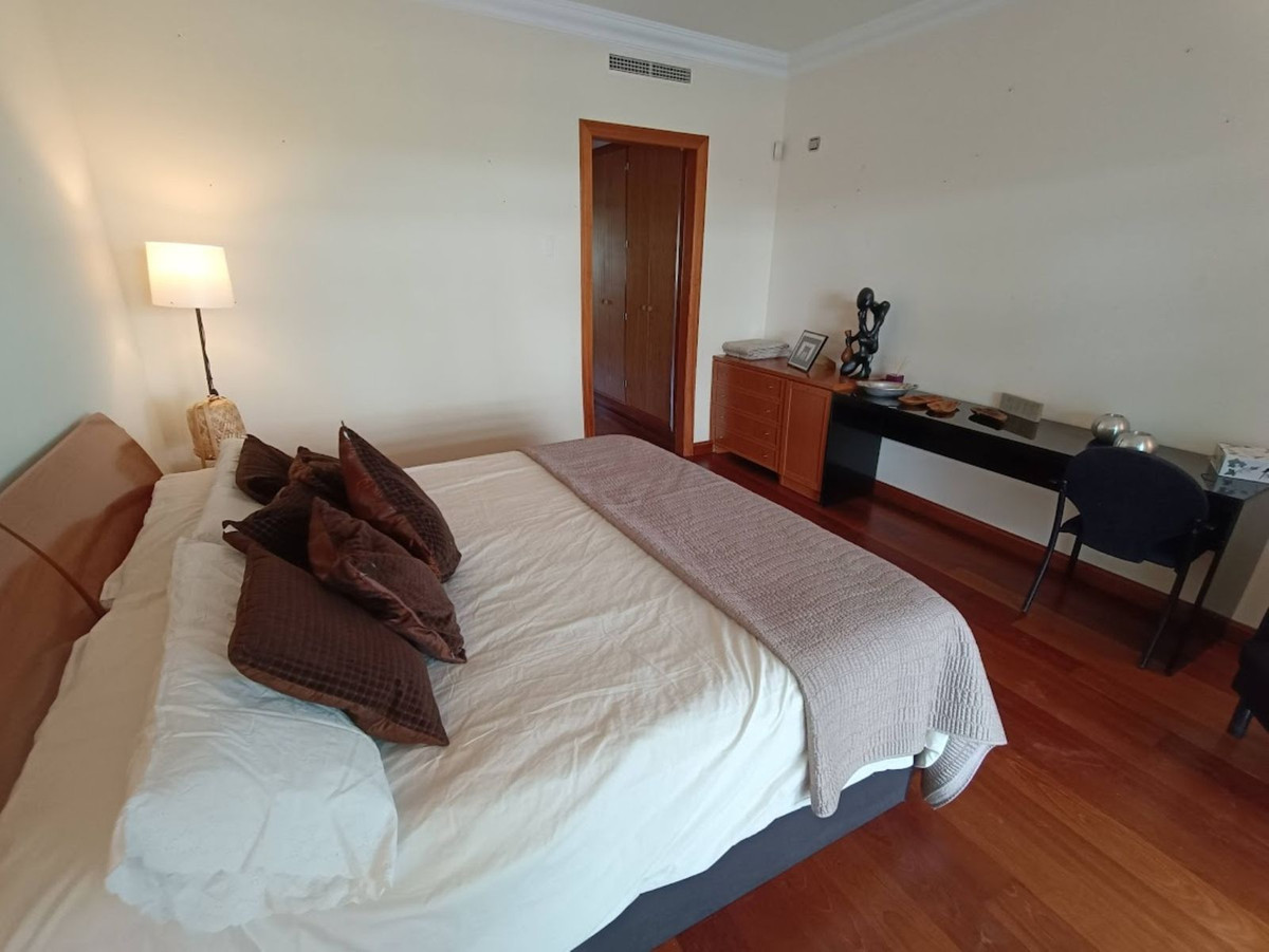 Apartamento de 2 dormitorios en venta en Puerto Banús – R4104646 Apartamento de 2 dormitorios en venta en Puerto Banús – R4104646