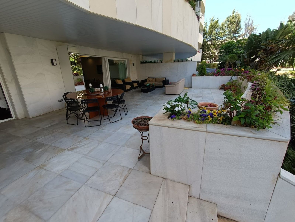 Apartamento de 2 dormitorios en venta en Puerto Banús – R4104646 Apartamento de 2 dormitorios en venta en Puerto Banús – R4104646
