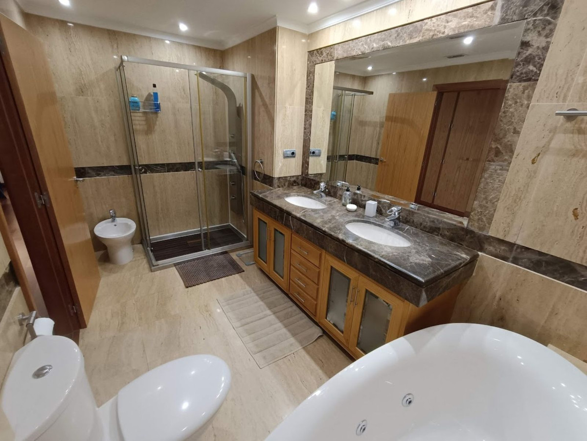 Apartamento de 2 dormitorios en venta en Puerto Banús – R4104646 Apartamento de 2 dormitorios en venta en Puerto Banús – R4104646