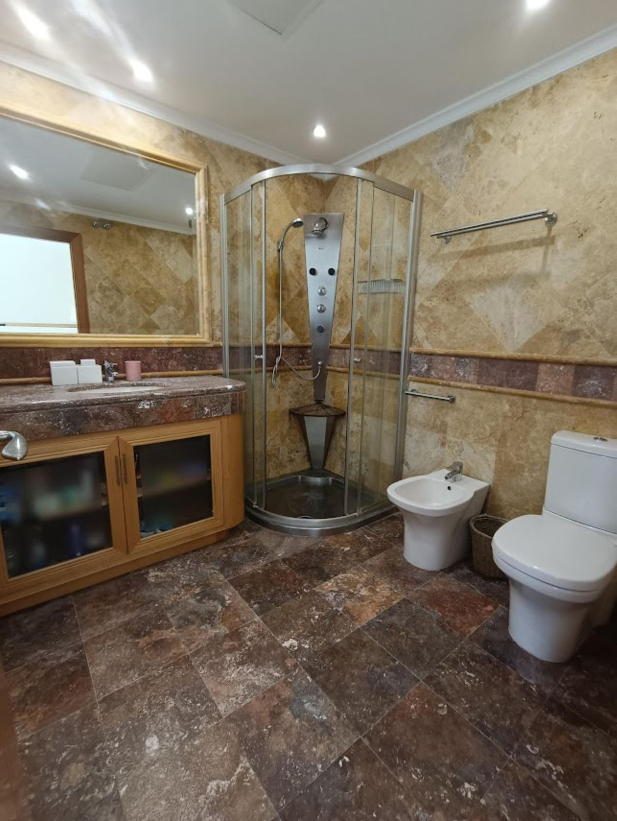 Apartamento de 2 dormitorios en venta en Puerto Banús – R4104646 Apartamento de 2 dormitorios en venta en Puerto Banús – R4104646