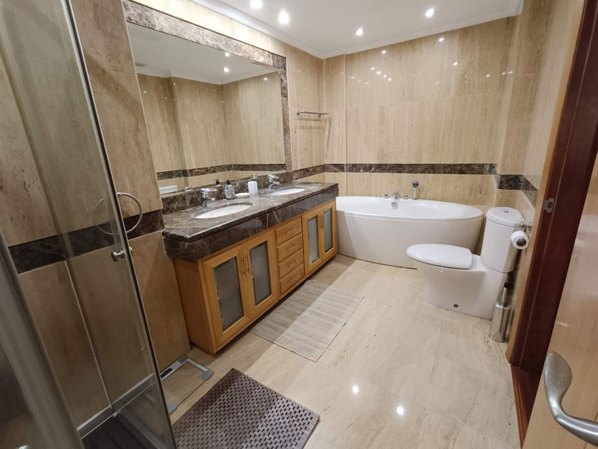 Apartamento de 2 dormitorios en venta en Puerto Banús – R4104646 Apartamento de 2 dormitorios en venta en Puerto Banús – R4104646