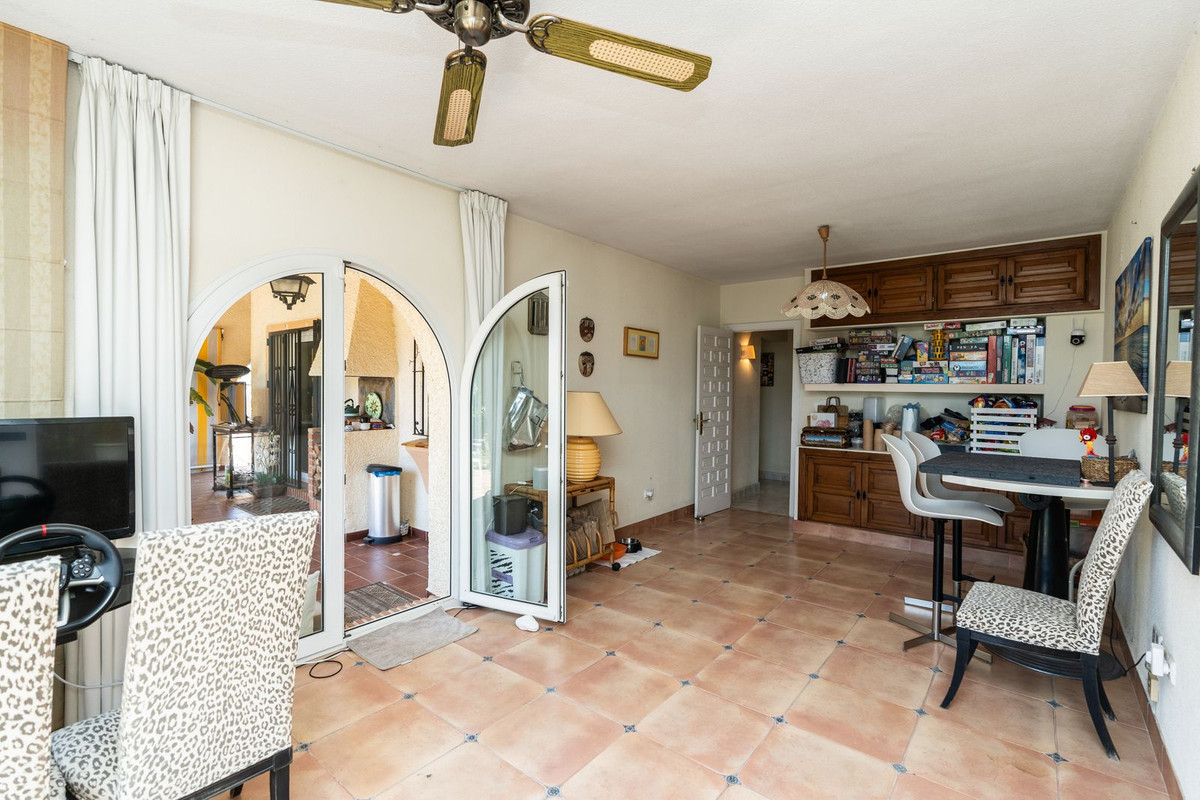 Villas de 4 dormitorios en venta en Marbesa – R5351044