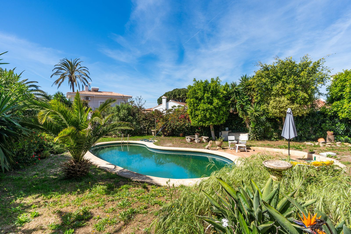 Villas de 4 dormitorios en venta en Marbesa – R5351044