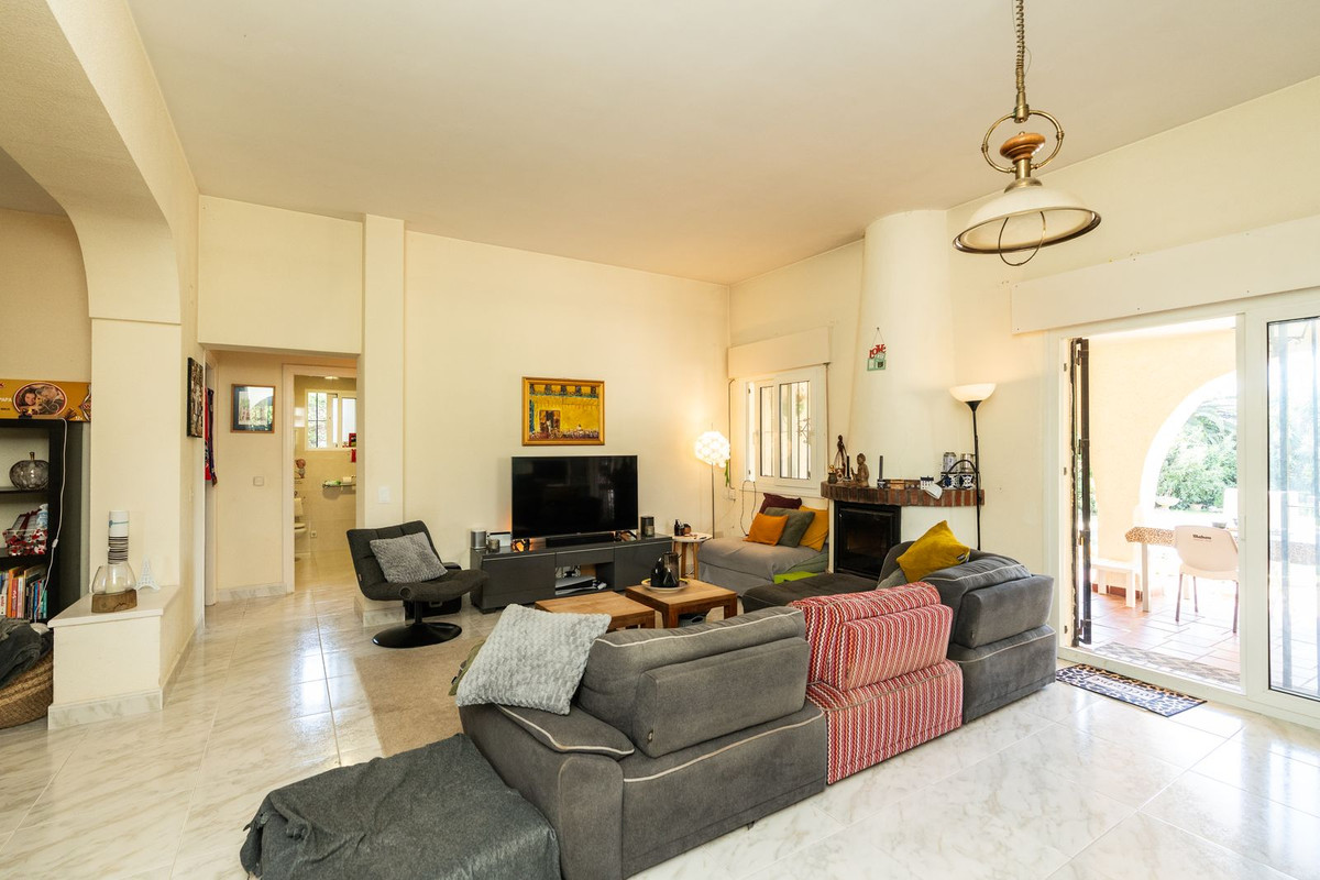 Villas de 4 dormitorios en venta en Marbesa – R5351044