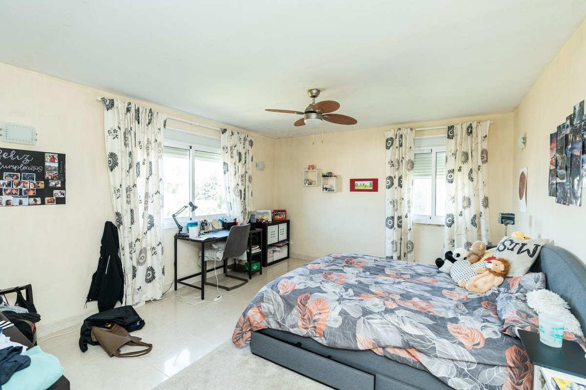 Villas de 4 dormitorios en venta en Marbesa – R5351044