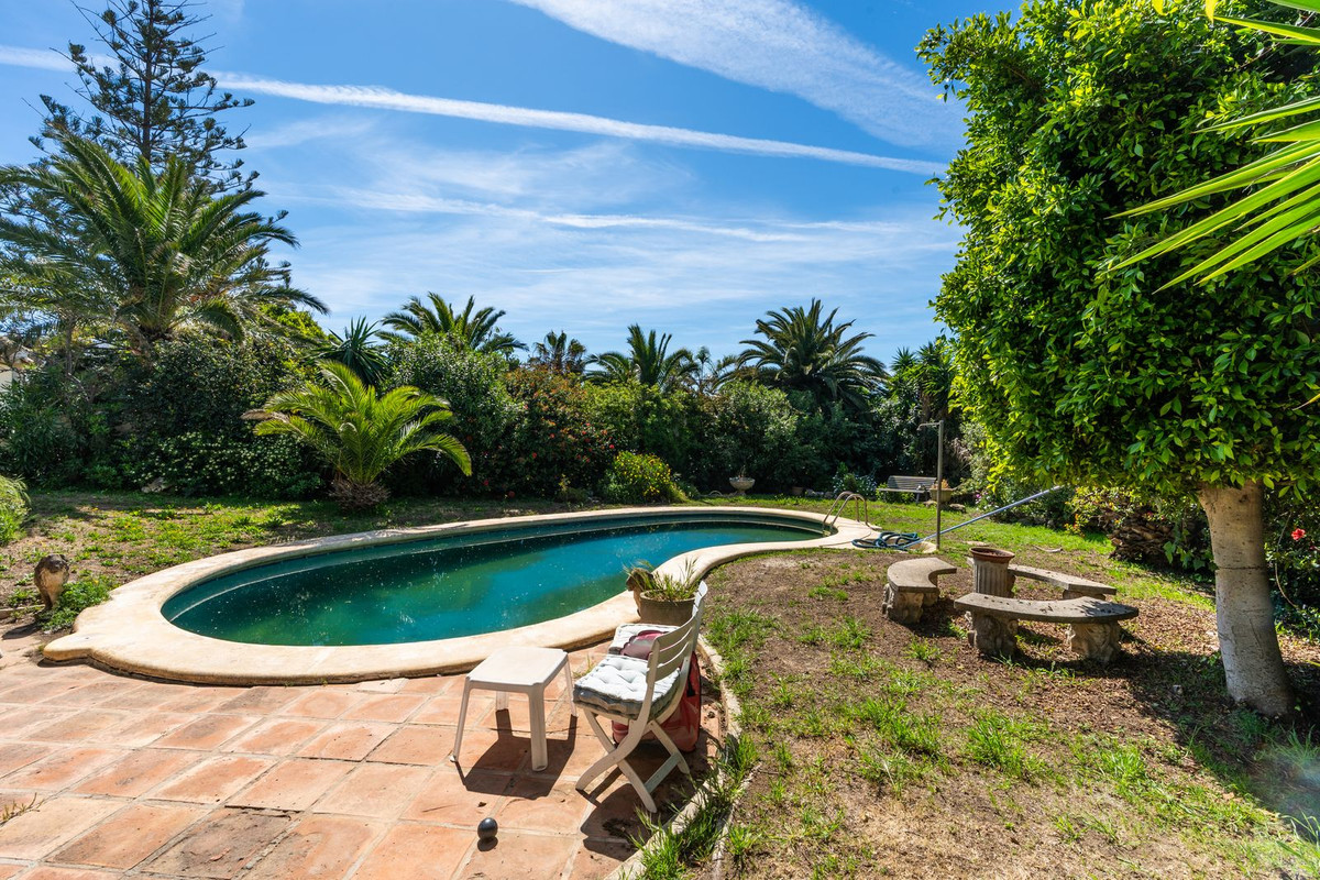 Villas de 4 dormitorios en venta en Marbesa – R5351044