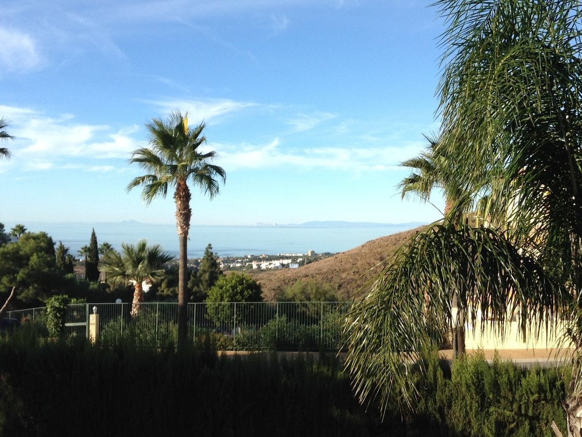 2 bedroom Apartments for sale in Calahonda – R5323066