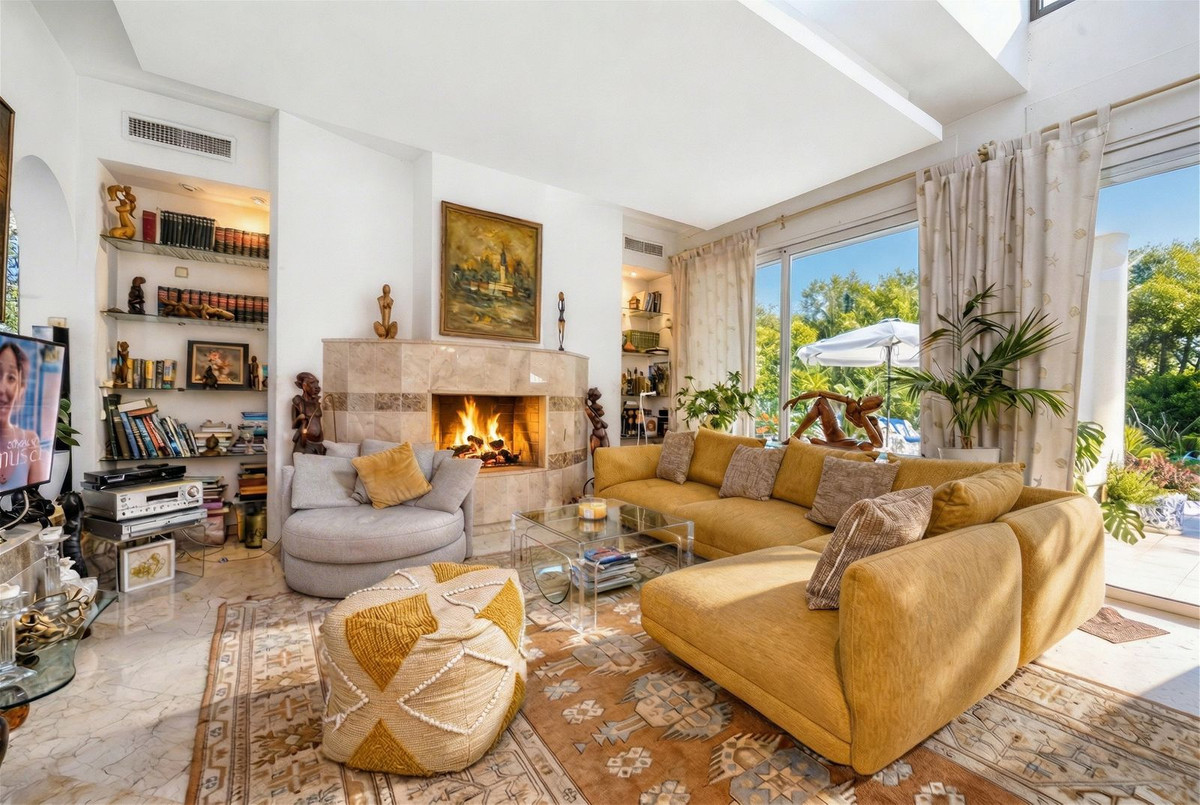 3 bedroom Villas for sale in Nueva Milla de Oro – R5350147