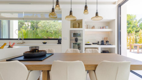 4 bedroom Villas for sale in Marbesa – R4599979