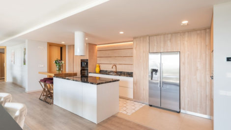 Aticos de 4 dormitorios en venta en La Quinta – R4743115