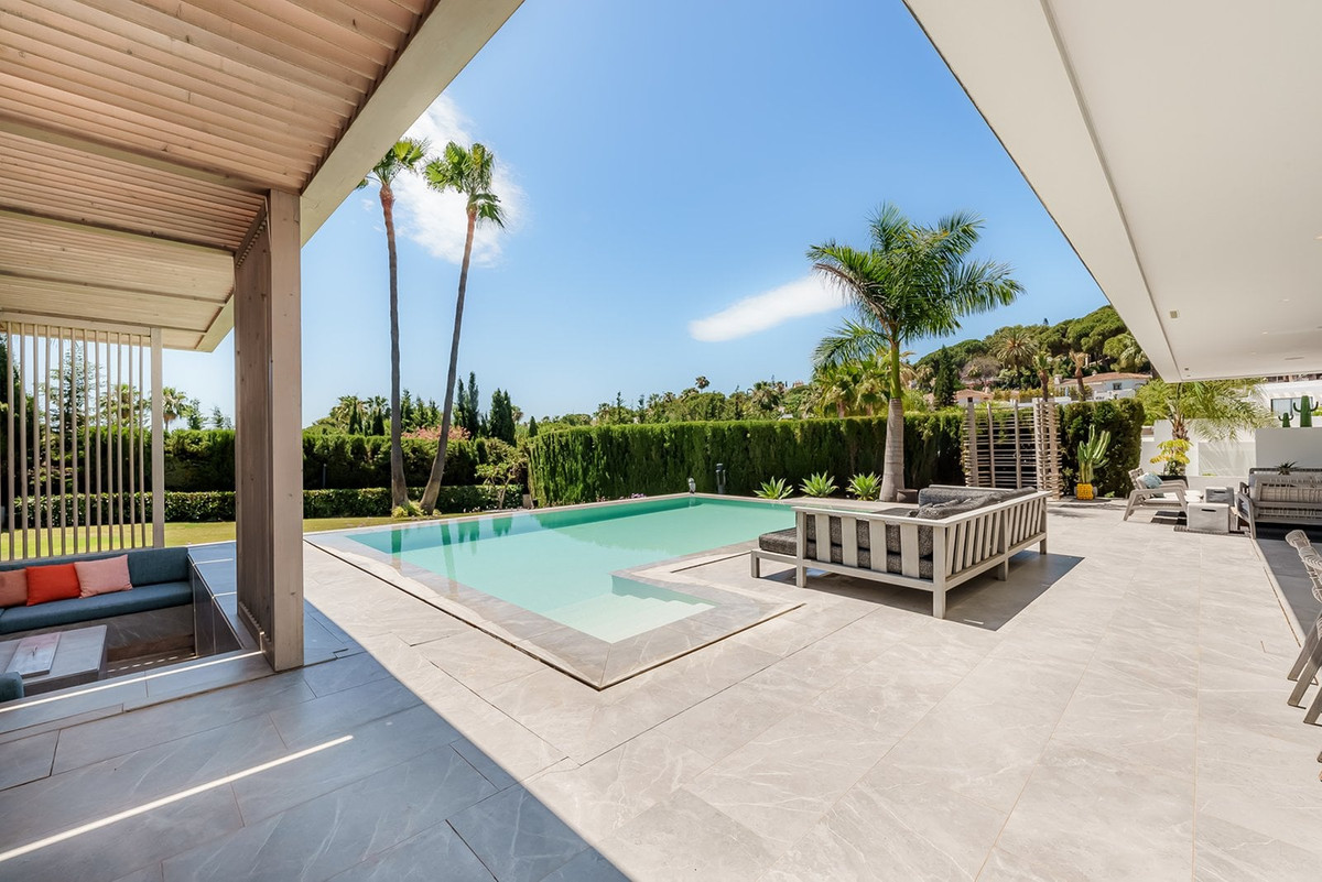 4 bedroom Villas for sale in Marbella – R4914364