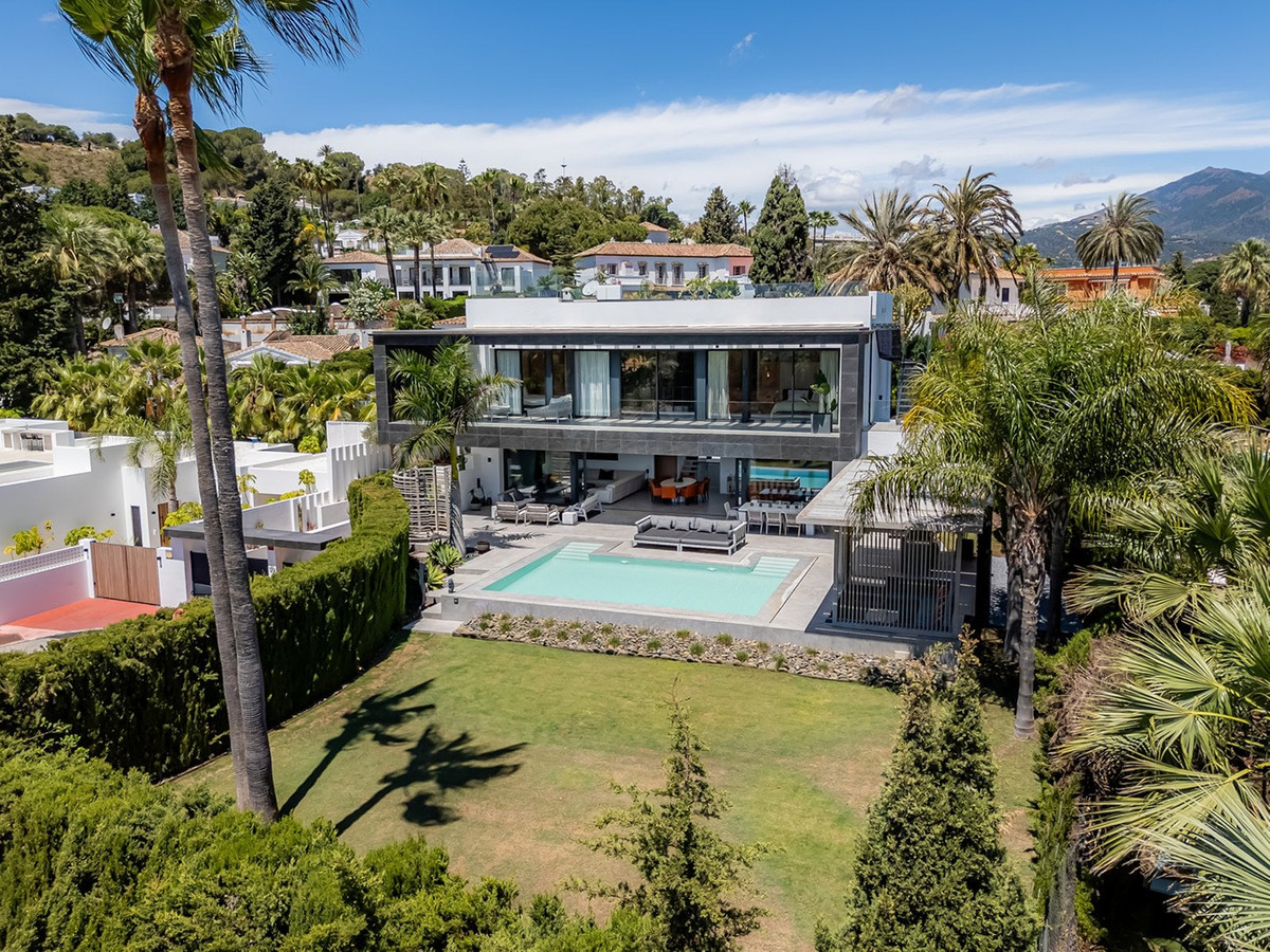 4 bedroom Villas for sale in Marbella – R4914364