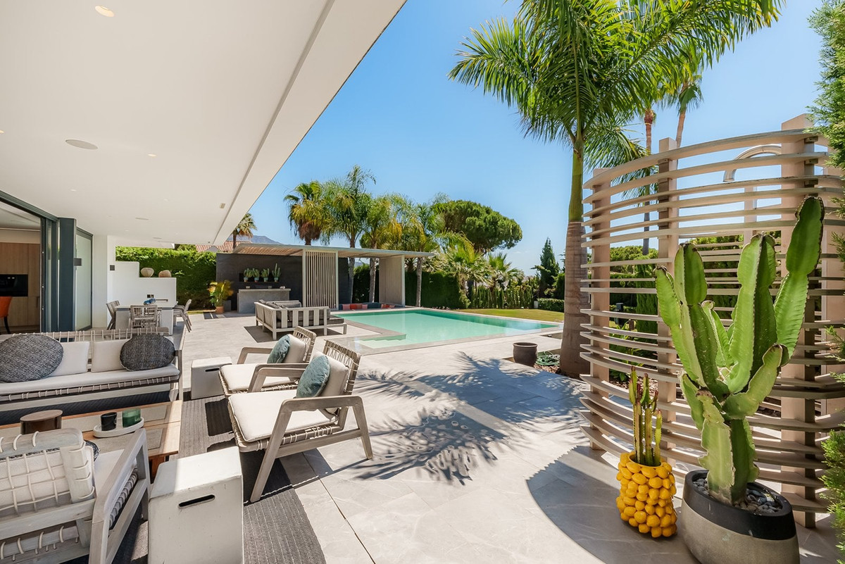 4 bedroom Villas for sale in Marbella – R4914364