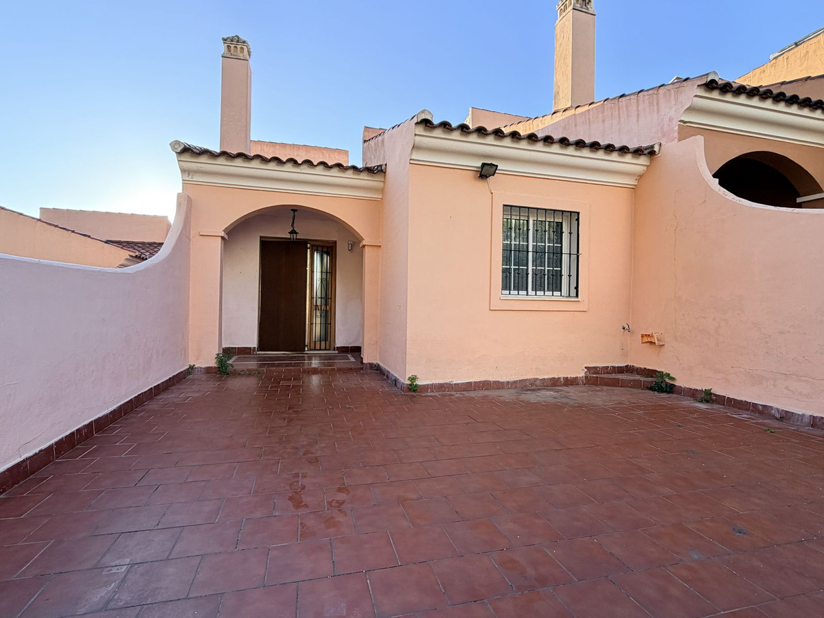 4 bedroom Townhouses for sale in Riviera del Sol – R5272108