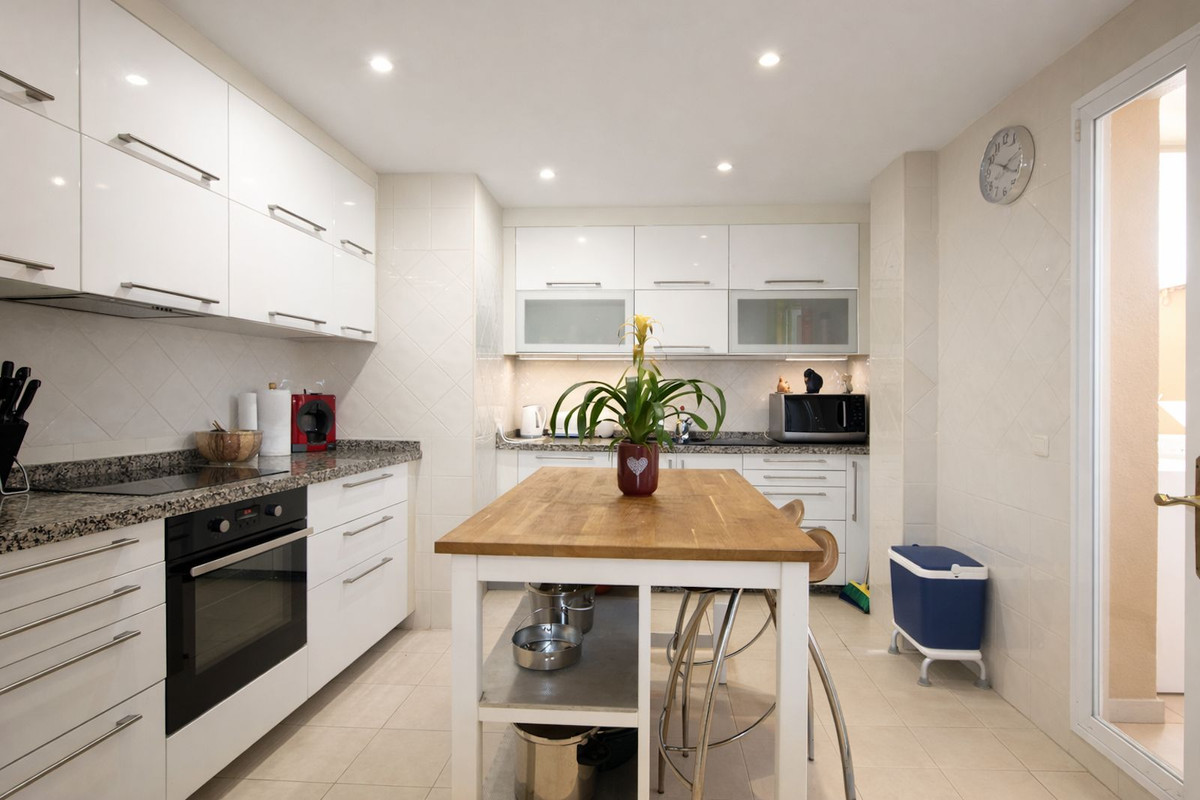 3 bedroom Penthouses for sale in Elviria – R5362024