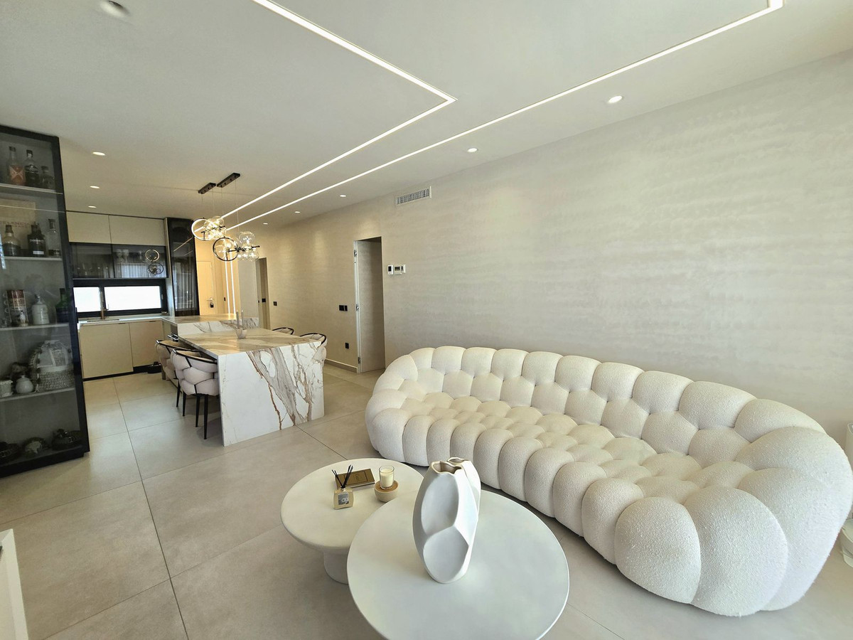 2 bedroom Apartments for sale in La Cala de Mijas – R5337361